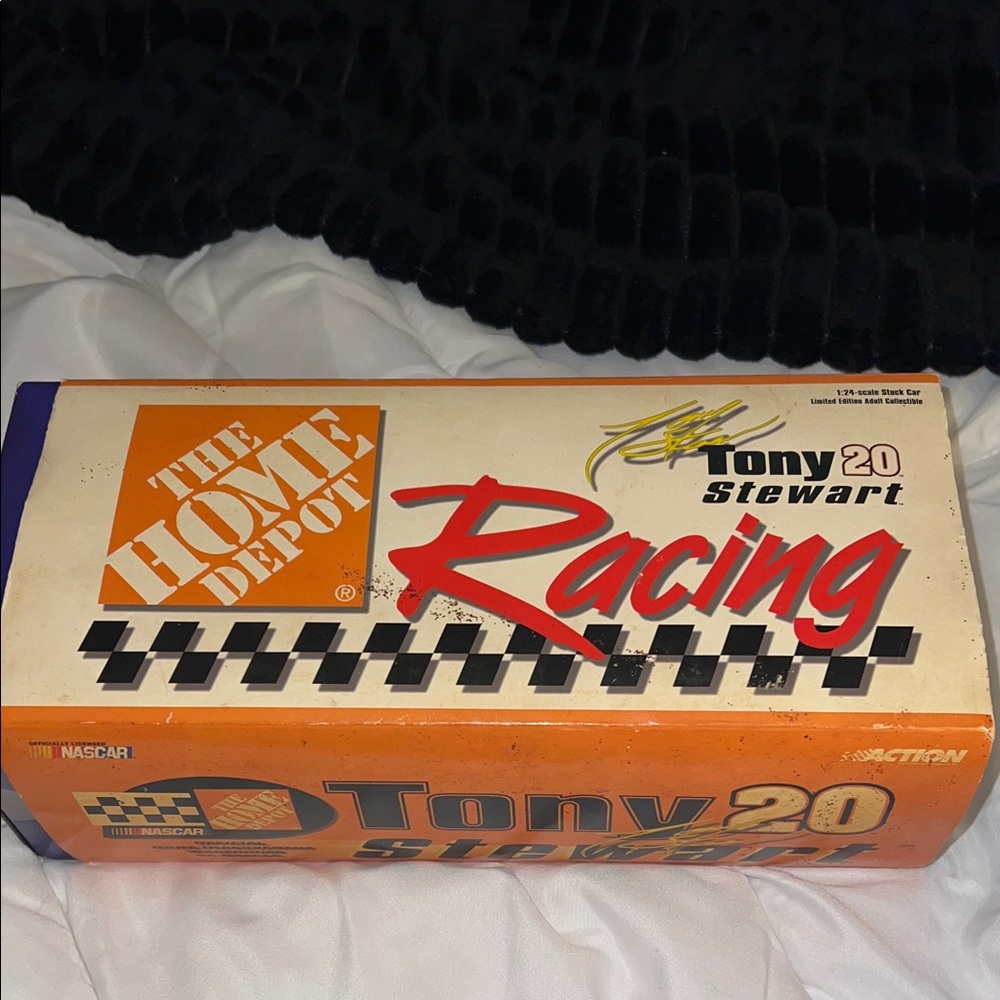 Tony Stewart #20 Racing Collectible 1:24 Scale Stock Car